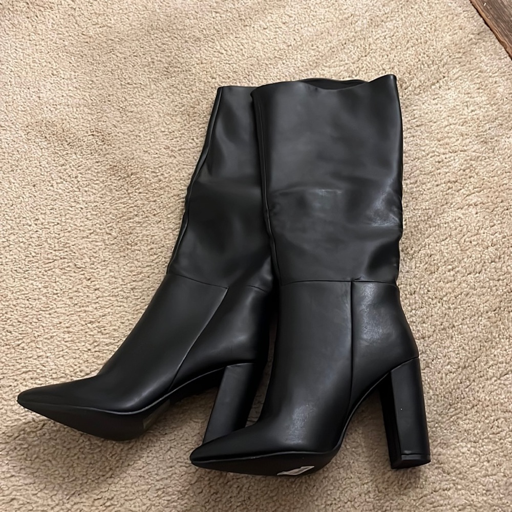 Versona Black Heeled Boots